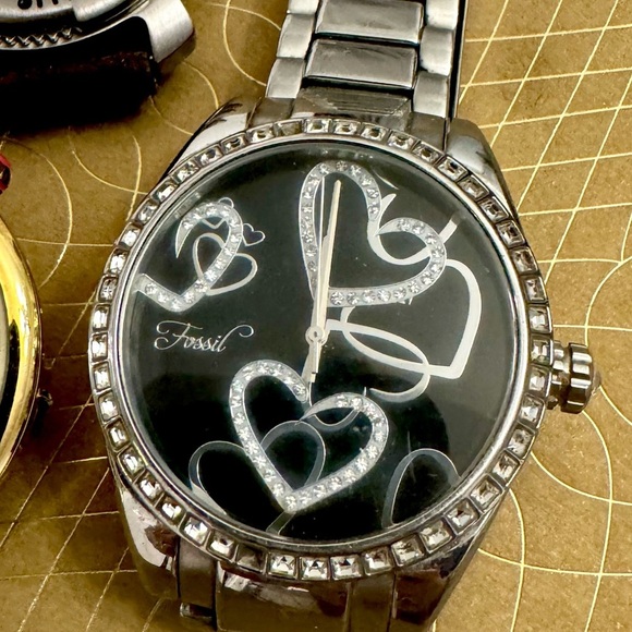 Junk drawer, jewelry lot~ Betsey Johnson, fossil, & Swiss Army Knife watch lot - Picture 4 of 5